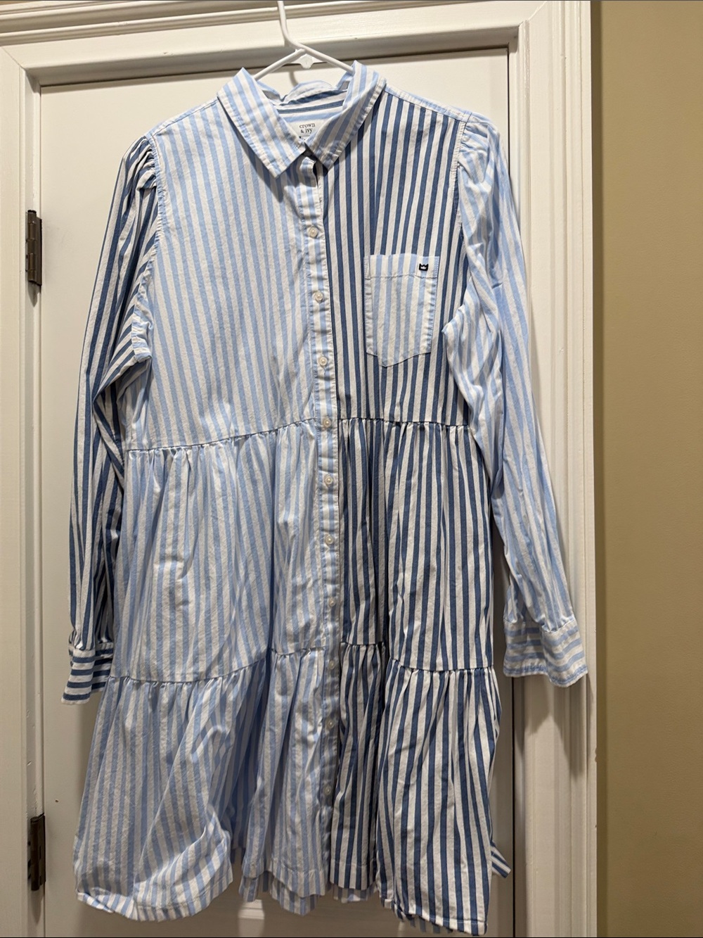 crown & ivy Blue and White Striped Button-Front Tiered Shirt Dress